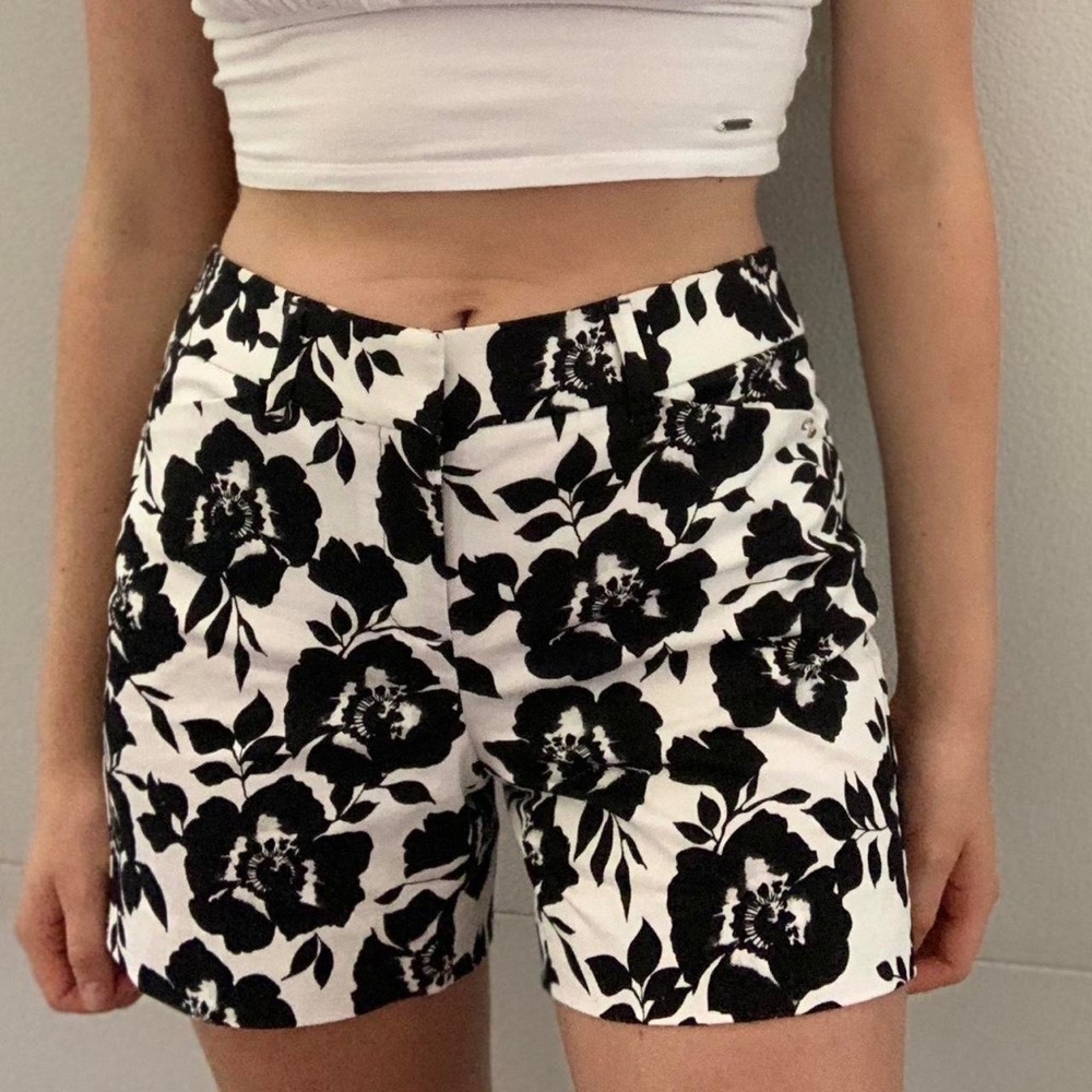 WHITE HOUSE BLACK MARKET black floral print chino shorts